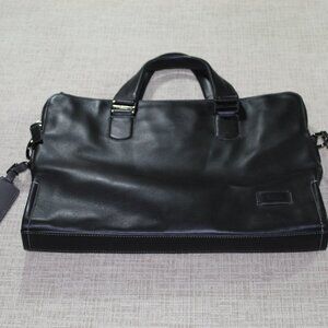 NWT Tumi Seneca Slim Brief Laptop Bag Carry On Black Leather